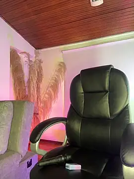 Amelie Wine online show from April 14, 4:13 pm