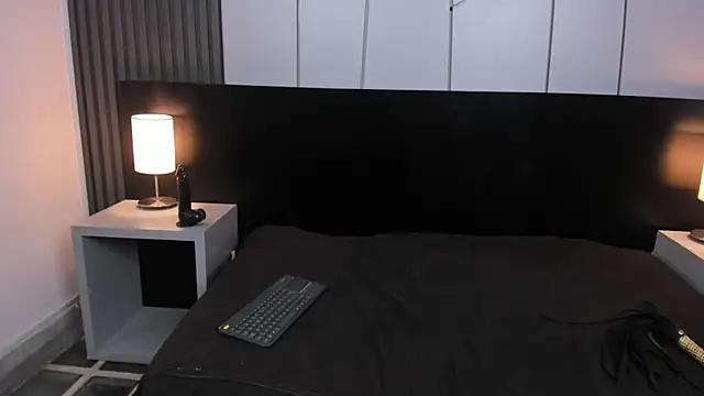 PamelaRed  online show from December 17, 7:53 pm