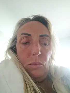 theblondecocklover online show from May 29, 5:49 am