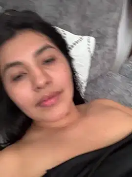 sarah benz  online show from May 10, 6:57 pm