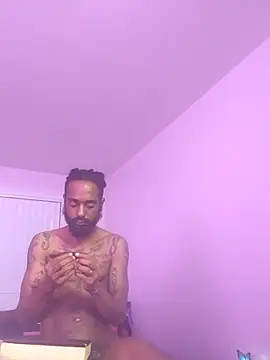 Snapshot of AverageAnt_ chatting on March 3, 10:21 am AverageAnt online show from March 3, 10:21 am