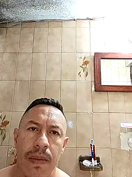 Snapshot of L_hotcream chatting on February 12, 1:28 pm L hotcream online show from February 12, 1:28 pm