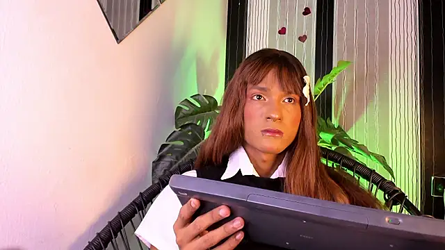 tiffanyy 777 online show from March 20, 5:12 am