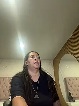 Snapshot of evelyn_harpeery chatting on June 19, 10:52 am evelyn harpeery online show from June 19, 10:52 am