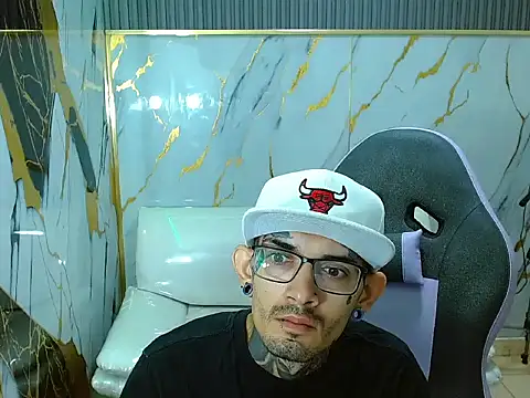 Boy tatto77 online show from March 24, 12:43 pm