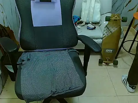 Boy tatto77 online show from April 1, 12:06 pm