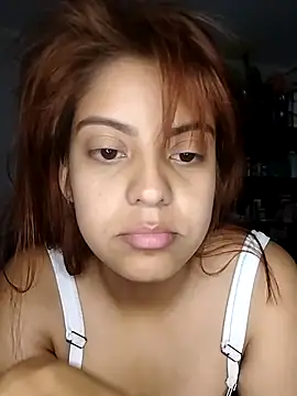 mia hottie2210 online show from December 19, 7:04 am