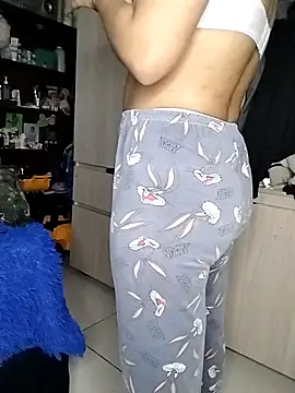 mia hottie2210 online show from December 22, 7:49 am