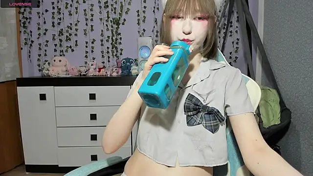 Snapshot of Yoonhee_ki chatting on June 15, 6:43 pm Yoonhee ki online show from June 15, 6:43 pm