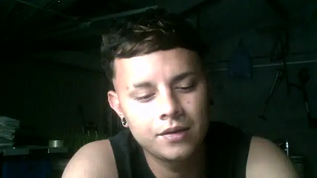Snapshot of Sickbooy69 chatting on April 19, 9:17 pm Sickbooy69 online show from April 19, 9:17 pm