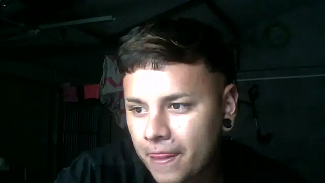 Snapshot of Sickbooy69 chatting on April 20, 7:59 pm Sickbooy69 online show from April 20, 7:59 pm