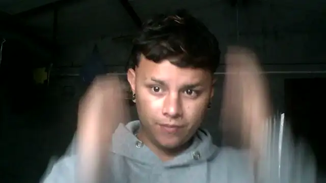 Snapshot of Sickbooy69 chatting on May 9, 8:41 am Sickbooy69 online show from May 9, 8:41 am