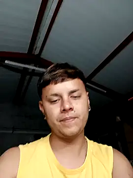 Snapshot of Sickbooy69 chatting on May 26, 9:33 pm Sickbooy69 online show from May 26, 9:33 pm