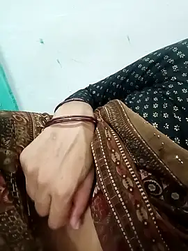 Snapshot of mantraverma chatting on April 2, 2:26 pm mantraverma online show from April 2, 2:26 pm