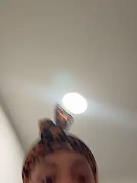 Snapshot of Davineniy chatting on February 11, 7:35 am Davineniy online show from February 11, 7:35 am