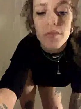 4lien online show from March 18, 9:18 pm