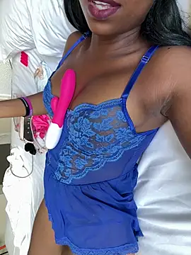 Snapshot of cassie_miller_velvet chatting on June 26, 3:38 pm cassie miller velvet online show from June 26, 3:38 pm