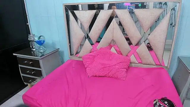 carolina canndy online show from January 9, 3:09 am