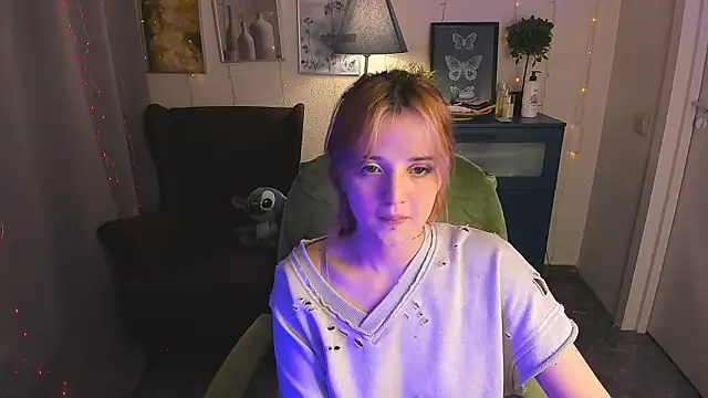 SarahShelby online show from June 4, 10:05 pm
