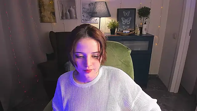 SarahShelby online show from June 6, 10:14 pm