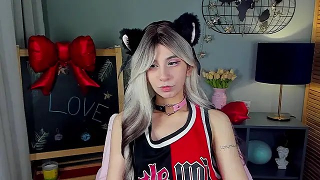 lesilos online show from February 16, 1:24 am