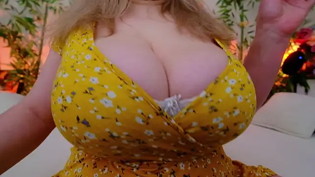 Snapshot of HappyLisa chatting on February 23, 6:22 am HappyLisa online show from February 23, 6:22 am