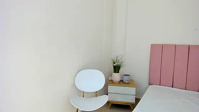 Snapshot of Luz_noxentia chatting on May 4, 8:27 pm Luz noxentia online show from May 4, 8:27 pm