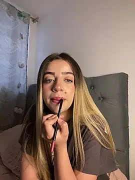 cute emmma online show from February 20, 11:32 am