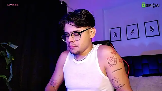 isaac saenzs online show from February 1, 12:42 am