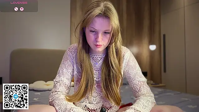 Snapshot of steffi_meoww chatting on May 19, 10:16 pm steffi meoww online show from May 19, 10:16 pm
