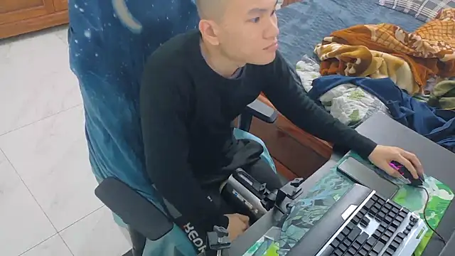 - kur - online show from January 9, 1:03 pm