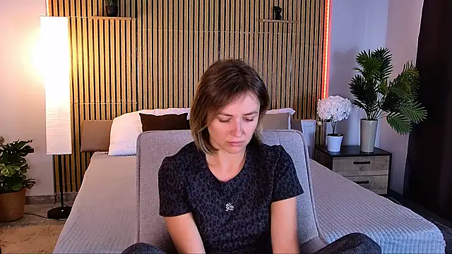 EmeraldGlow online show from May 24, 2:44 pm