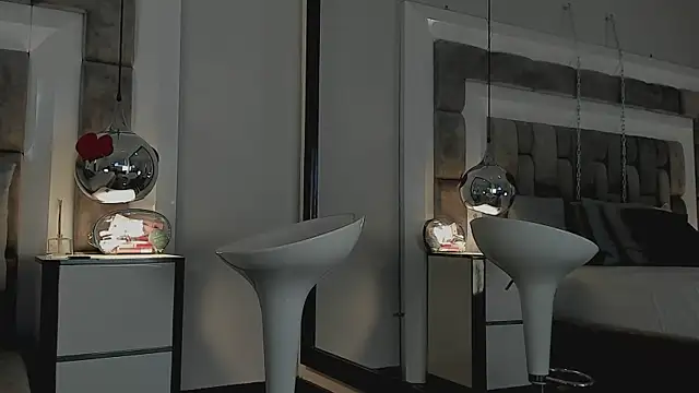 ElenaWatsonn online show from March 18, 8:23 pm