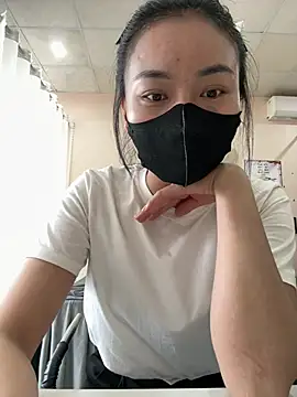 Snapshot of Chiipp69 chatting on March 4, 3:01 am Chiipp69 online show from March 4, 3:01 am