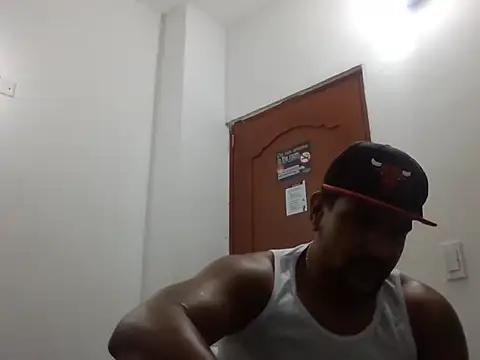 Snapshot of bigdick211292 chatting on January 8, 2:14 am bigdick211292 online show from January 8, 2:14 am