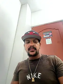 Snapshot of bigdick211292 chatting on January 15, 1:16 pm bigdick211292 online show from January 15, 1:16 pm