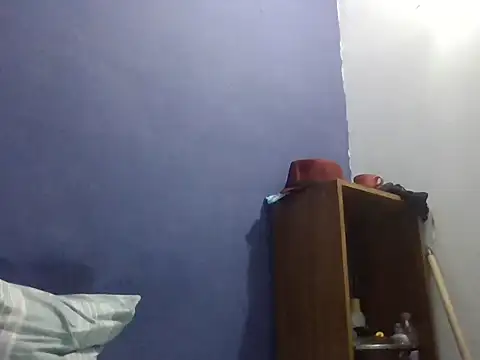 Snapshot of bigdick211292 chatting on February 10, 8:57 pm bigdick211292 online show from February 10, 8:57 pm