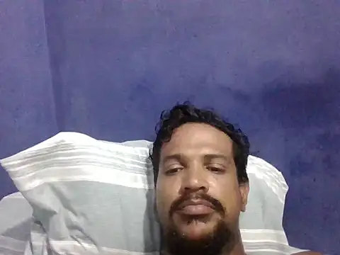 Snapshot of bigdick211292 chatting on February 11, 9:20 pm bigdick211292 online show from February 11, 9:20 pm