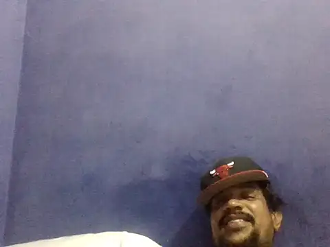 Snapshot of bigdick211292 chatting on February 22, 11:09 am bigdick211292 online show from February 22, 11:09 am