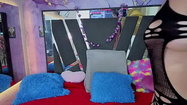 Alice NY online show from April 15, 5:25 am