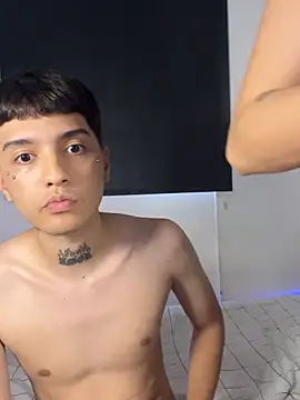 Snapshot of itselladoll chatting on February 27, 10:32 pm itselladoll online show from February 27, 10:32 pm