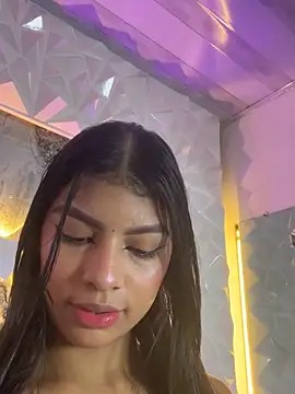 Sofia-love7 online show from May 13, 10:38 pm