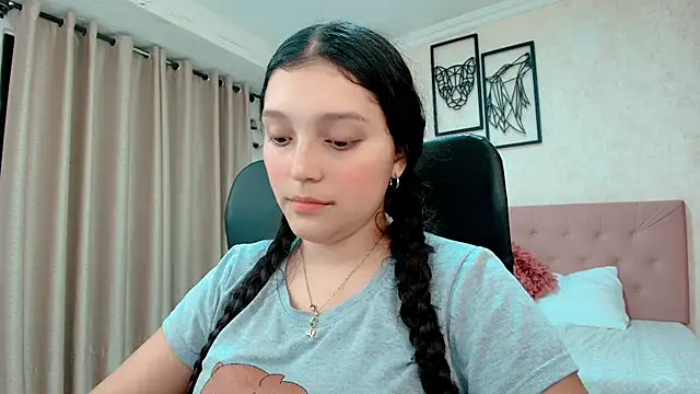 Snapshot of littlemolly_walcott chatting on March 3, 12:28 am littlemolly walcott online show from March 3, 12:28 am