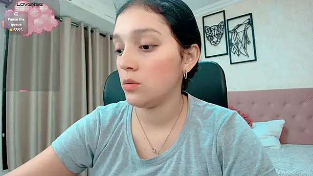 littlemolly walcott online show from March 21, 12:04 am