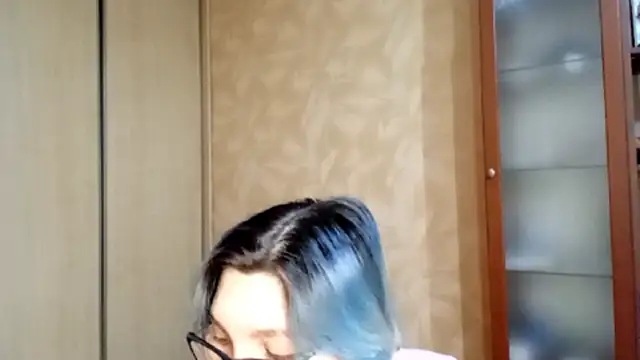 EvonTabb online show from February 4, 2:01 pm