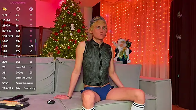 Snapshot of LionBitchkovsky chatting on January 18, 5:39 pm LionBitchkovsky online show from January 18, 5:39 pm