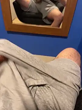 elpapigrande12 online show from April 14, 3:23 am