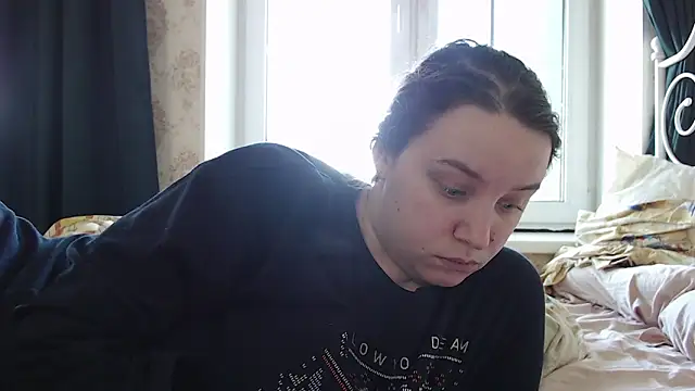 AmazingAllice online show from March 6, 1:29 pm