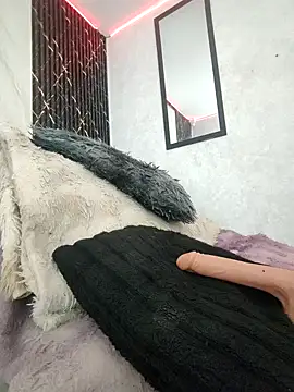 Isis Hot   online show from March 9, 11:03 am