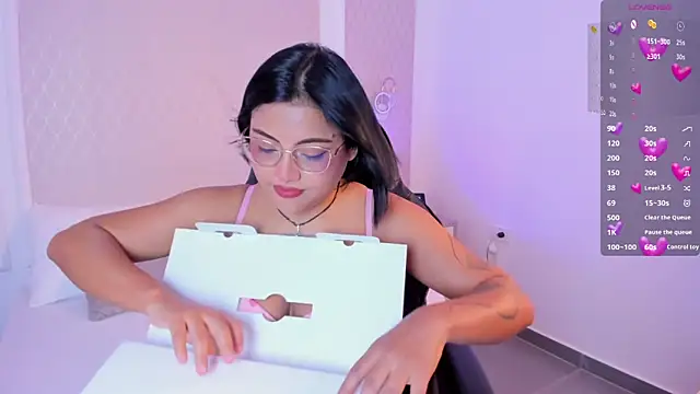 Snapshot of nina_desire_ chatting on March 3, 7:09 pm nina desire online show from March 3, 7:09 pm